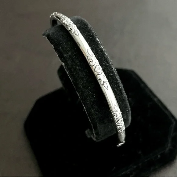 Silpada etched sterling silver retired Willow bangle bracelet B2428